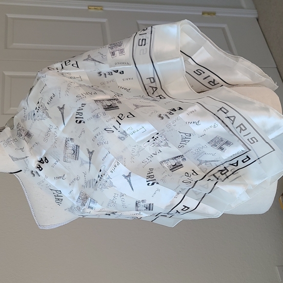 Scarf. - Picture 3 of 4